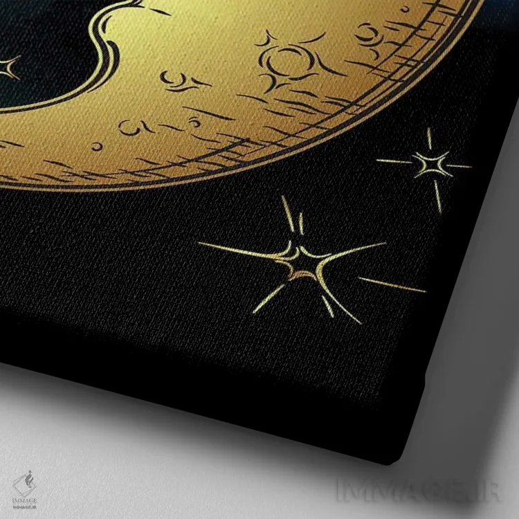 تابلو خورشید طلایی، هلال ماه و ستارهها بر فراز آسمان آبیسیاه اثر کرویزی - نمای نزدیک بافت بوم