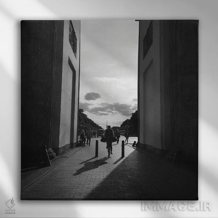 تابلو شجاعت اثر آمادئوس لانگ - نمای روبهرو روی دیوار