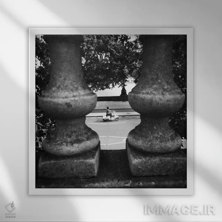 تابلو رویایت را دنبال کن اثر آمادئوس لانگ - نمای قابدار سفید