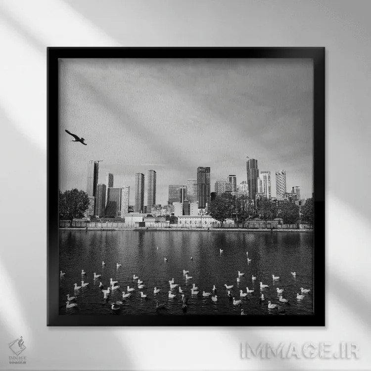 تابلو خوشبختی اثر آمادئوس لانگ - نمای قابدار مشکی