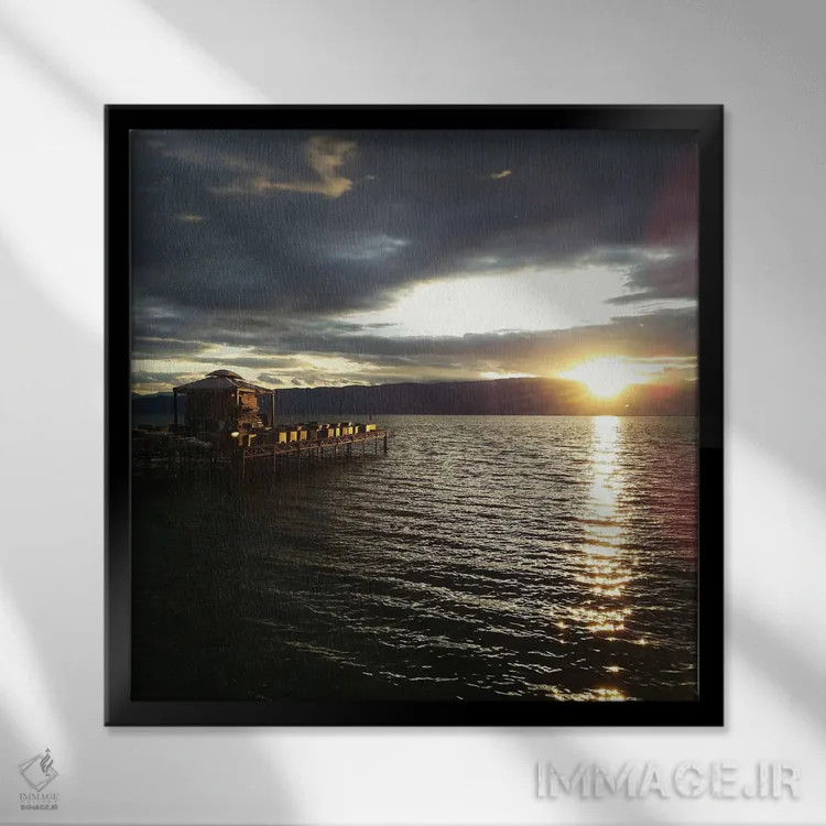 تابلو عشق اثر آمادئوس لانگ - نمای قابدار مشکی