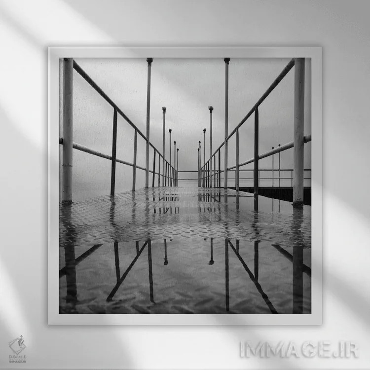 تابلو اشتباهات نشانهٔ تلاش توست اثر آمادئوس لانگ - نمای قابدار سفید