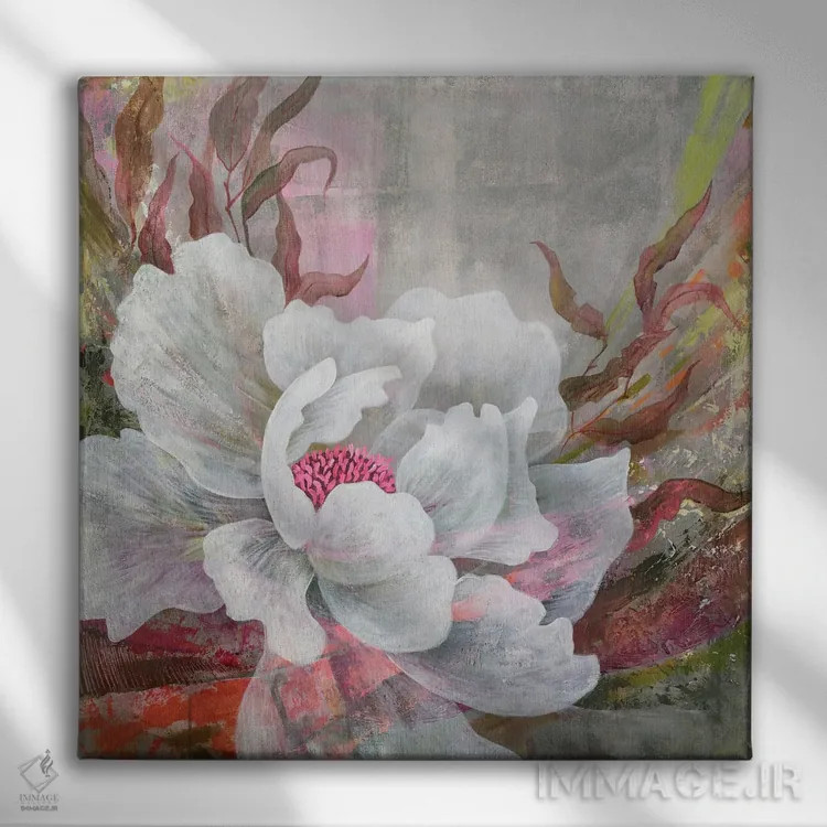 تابلو گل صدتومانی سفید روی زمینهٔ انتزاعی اثر اکاترینا پریسیچ - نمای روبهرو روی دیوار