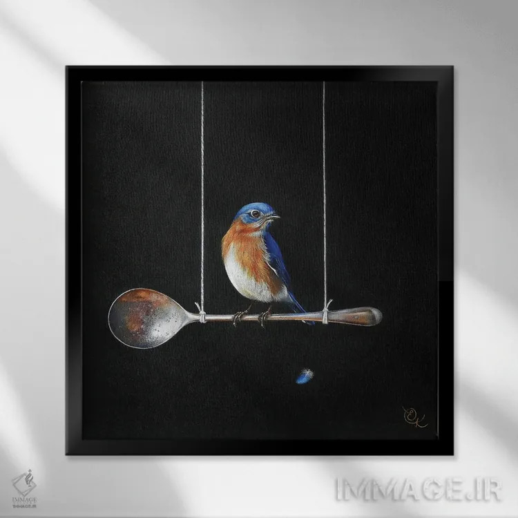 تابلو پرنده روی قاشق اثر النا کولوتوشا - نمای قابدار مشکی