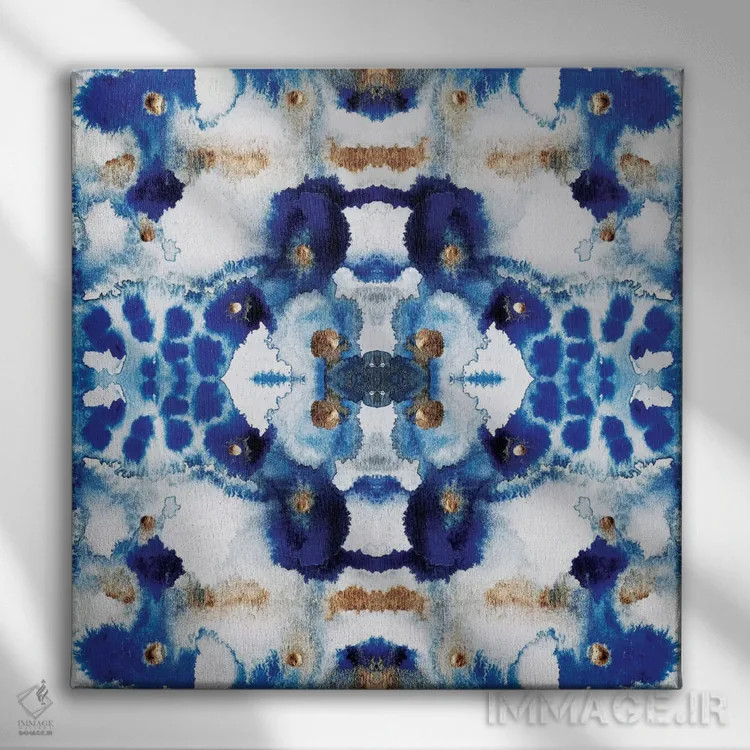 تابلو آبی متقارن اثر الیزابت فردریکسون - نمای روبهرو روی دیوار