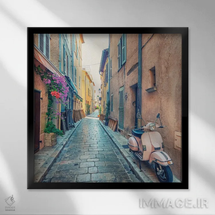 تابلو خیابان سن تروپه اثر مانجیک پیکچرز (استودیو عکاسی یا فیلمسازی) - نمای قابدار مشکی