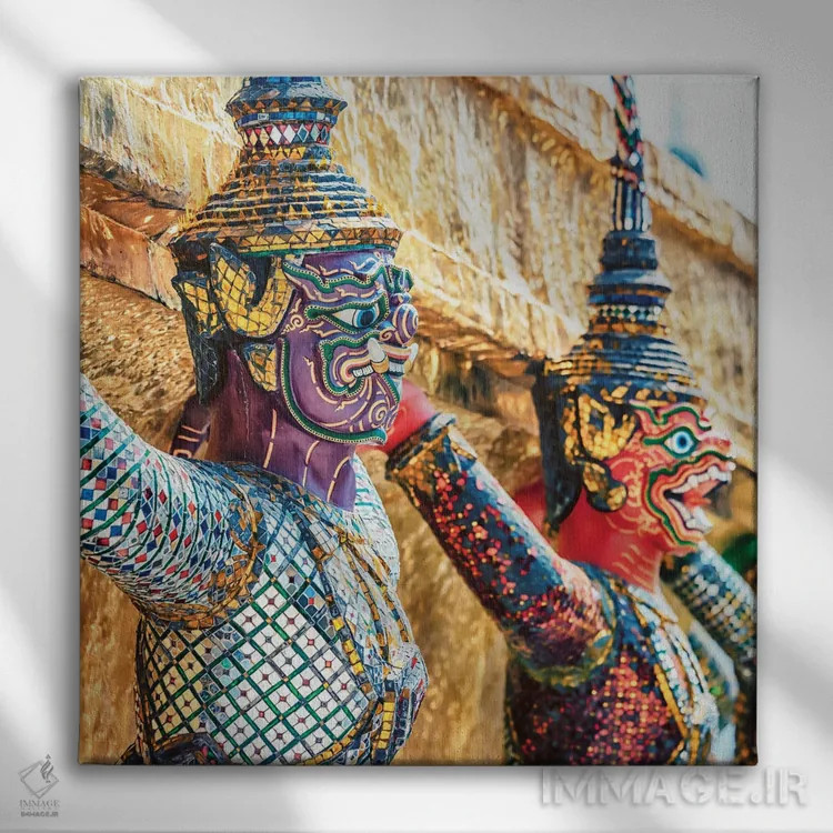 تابلو مجسمههای نگهبان اثر مانجیک پیکچرز (استودیو عکاسی یا فیلمسازی) - نمای روبهرو روی دیوار
