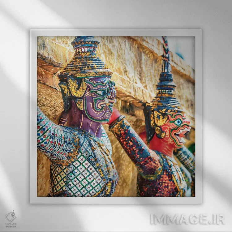 تابلو مجسمههای نگهبان اثر مانجیک پیکچرز (استودیو عکاسی یا فیلمسازی) - نمای قابدار سفید