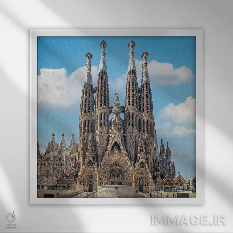 تابلو یادبود بارسلون اثر مانجیک پیکچرز (استودیو عکاسی یا فیلمسازی) - نمای قابدار سفید