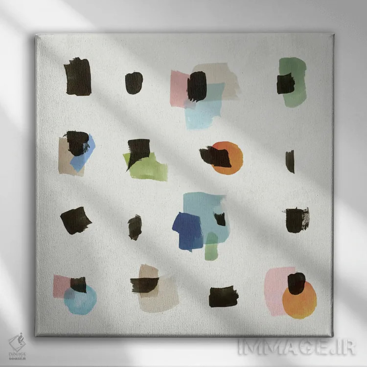 تابلو چیزهای کوچک اثر اما پیل - نمای روبهرو روی دیوار