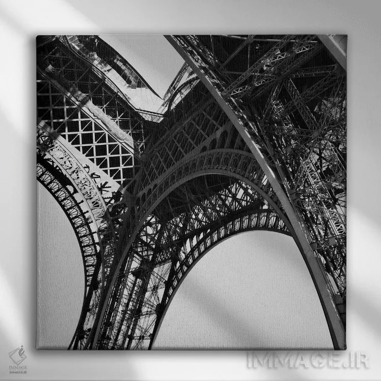 تابلو میدان منظرههای ایفل ۲ اثر امیلی ناواس - نمای روبهرو روی دیوار