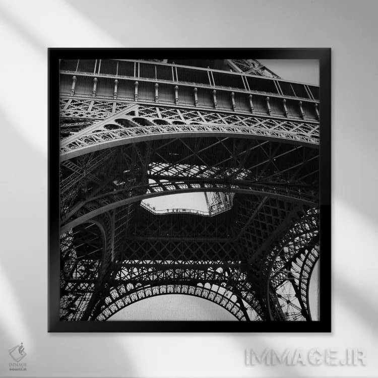 تابلو میدان منظرههای ایفل ۳ اثر امیلی ناواس - نمای قابدار مشکی