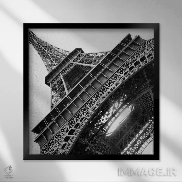 تابلو میدان منظرهٔ ایفل I اثر امیلی ناواس - نمای قابدار مشکی