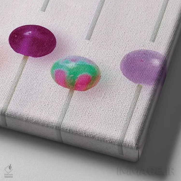 تابلو آبنباتچوبیهای رنگارنگ اثر ارین سامر - نمای نزدیک بافت بوم