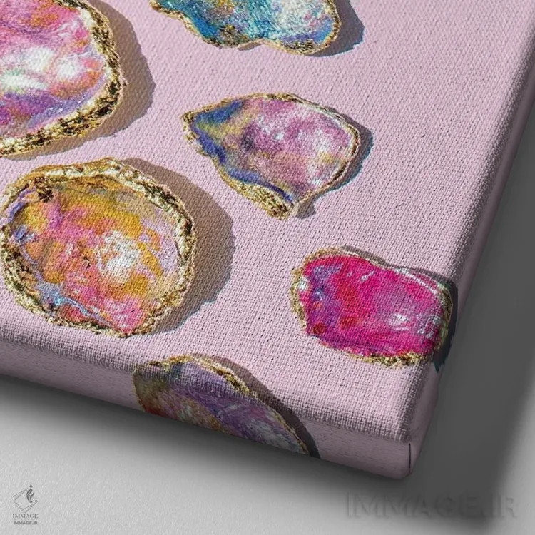 تابلو کاسههای کریستالی اثر ارین سامر - نمای نزدیک بافت بوم