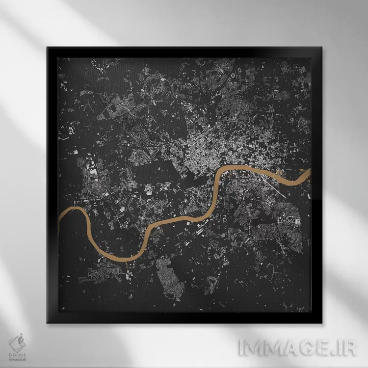 تابلو نقشه شهری لندن (سیاه و طلایی) اثر اوربانمپ (نقشه شهری؛ استودیو نقشه یا طراح) - نمای قابدار مشکی
