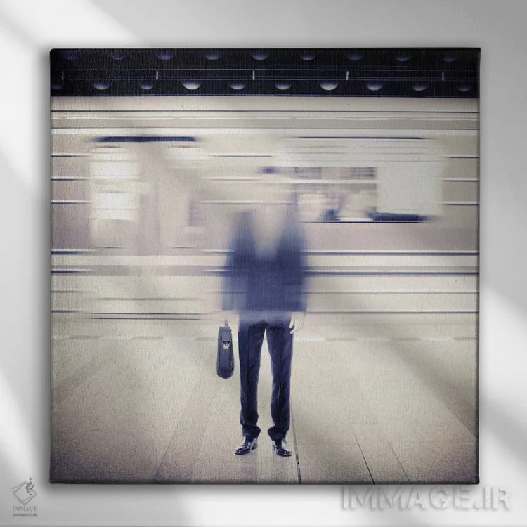 تابلو زیرزمینی ۱ (اثر هنری) اثر اوگنی سولویف - نمای روبهرو روی دیوار