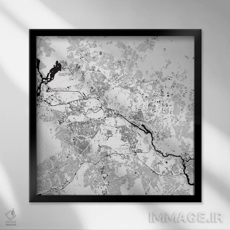 تابلو نقشهٔ شهری برلین (سفید) اثر اوربانمپ (نقشه شهری؛ استودیو نقشه یا طراح) - نمای قابدار مشکی