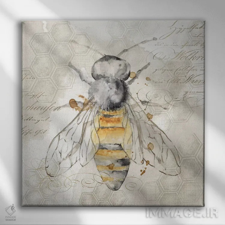 تابلو ملکه زنبور II اثر اوا واتس - نمای روبهرو روی دیوار