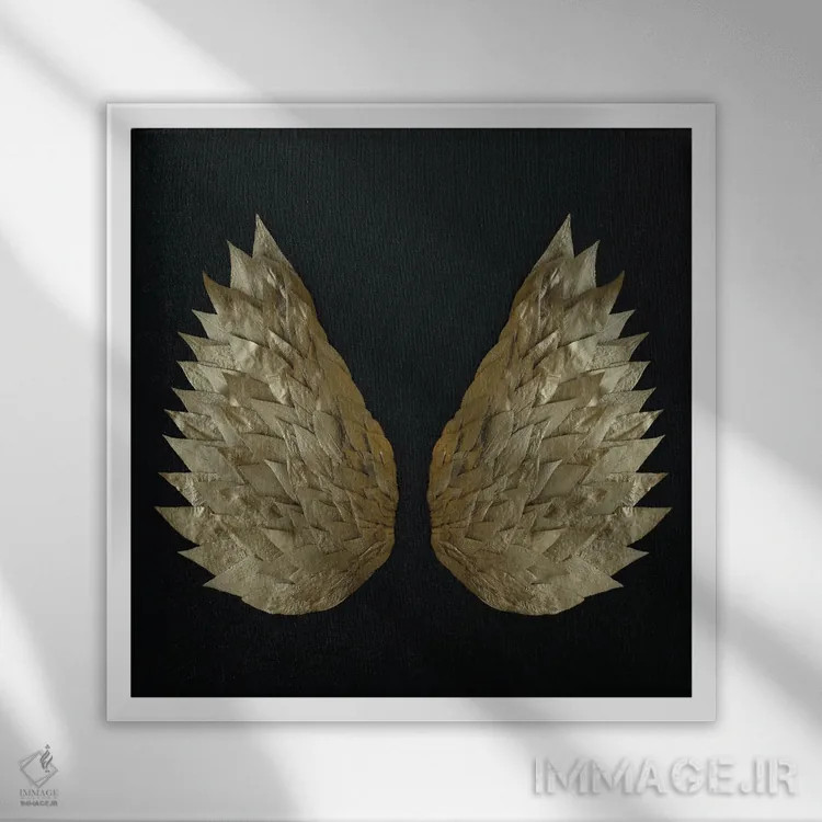 تابلو بالهای فرشته با برگ طلایی اثر آلیسون فنل - نمای قابدار سفید