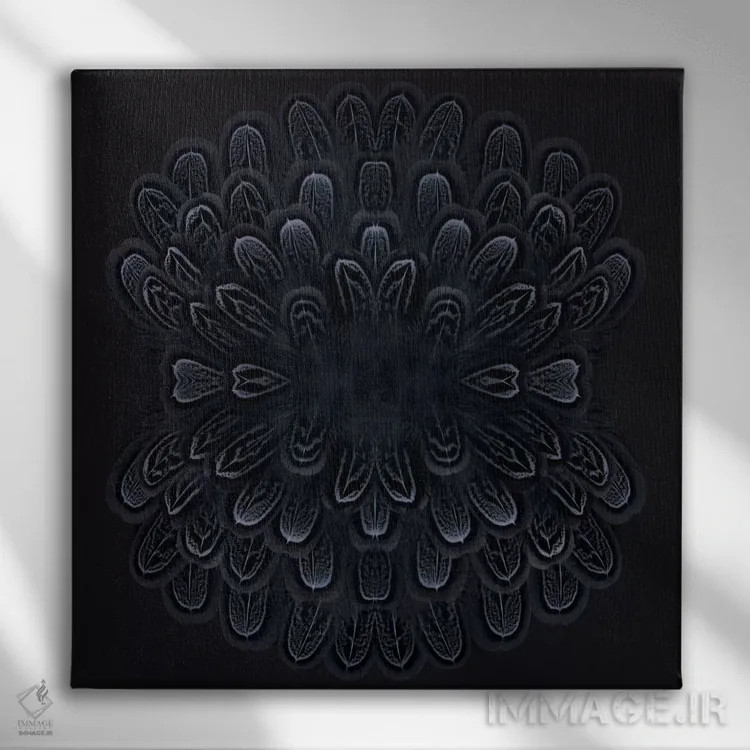 تابلو انفجار پرهای خاکستری اثر آلیسون فنل - نمای روبهرو روی دیوار