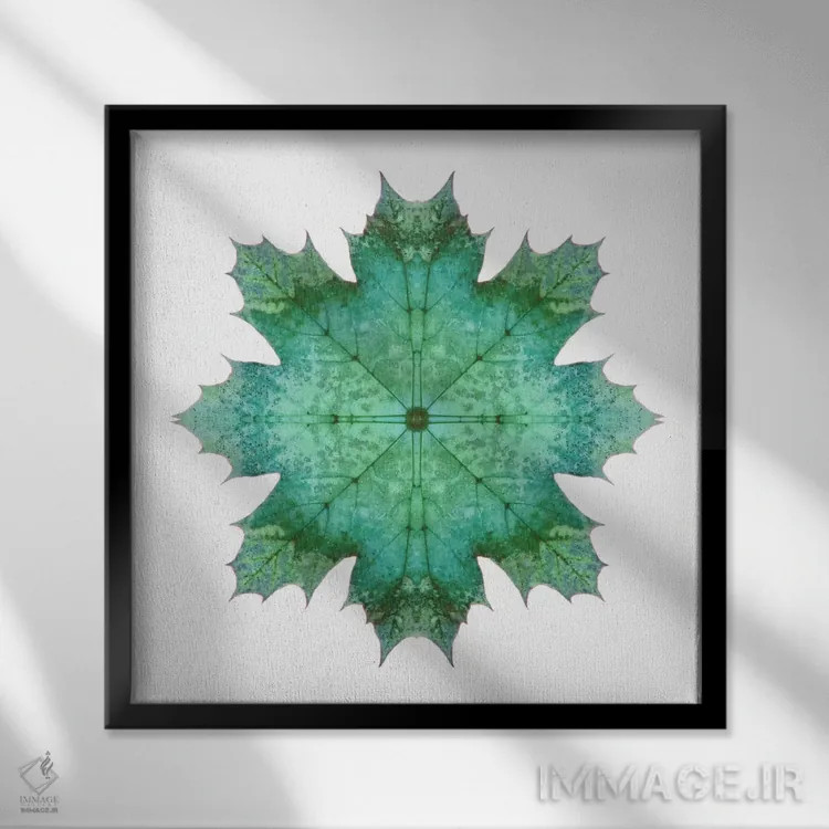 تابلو ستاره برگ افرا سبز آبی ۱ اثر آلیسون فنل - نمای قابدار مشکی