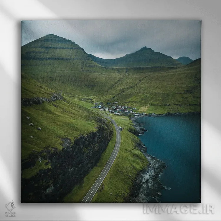 تابلو روستای پنهان اثر فابیان فورتمن - نمای روبهرو روی دیوار