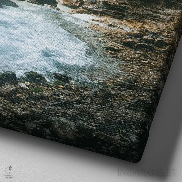 تابلو پشت آبشار اثر فابیان فورتمن - نمای نزدیک بافت بوم