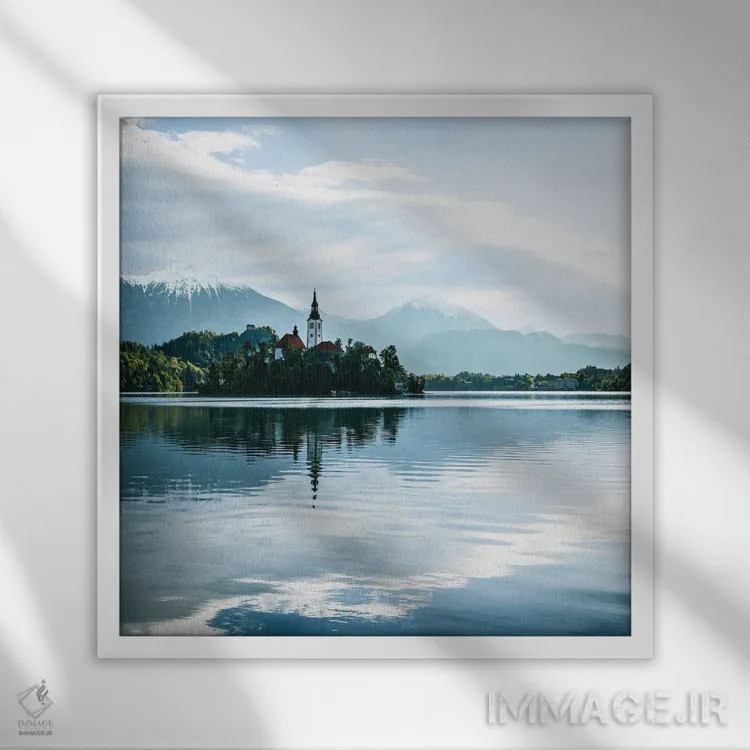 تابلو بازتاب آرامشبخش اثر فابیان فورتمن - نمای قابدار سفید