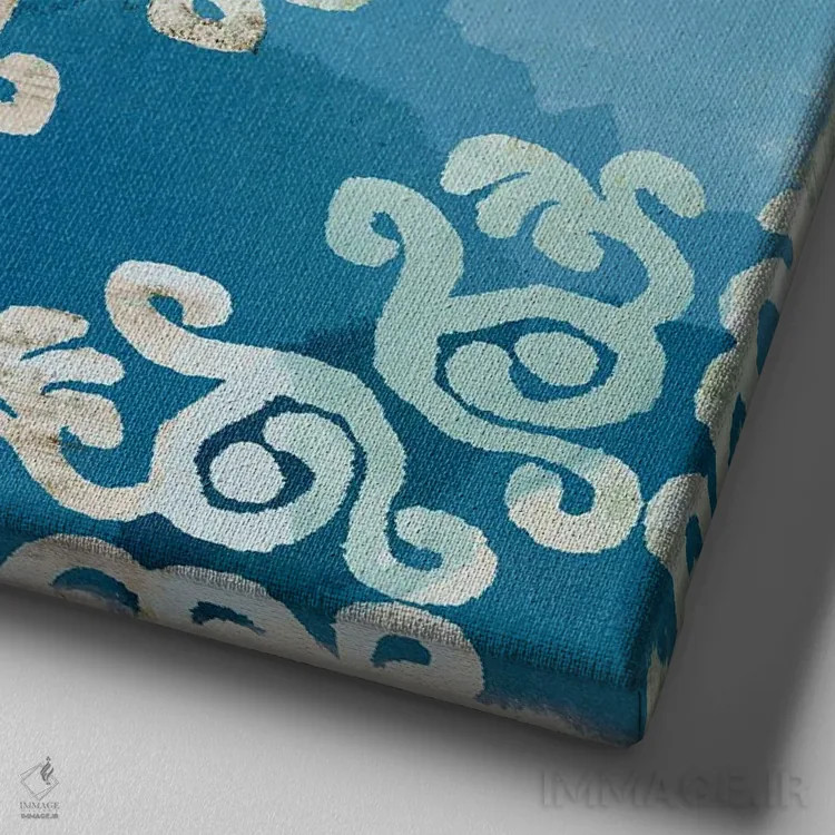 تابلو کاشی آبی سلطنتی ۱ اثر فلورا کوتا - نمای نزدیک بافت بوم