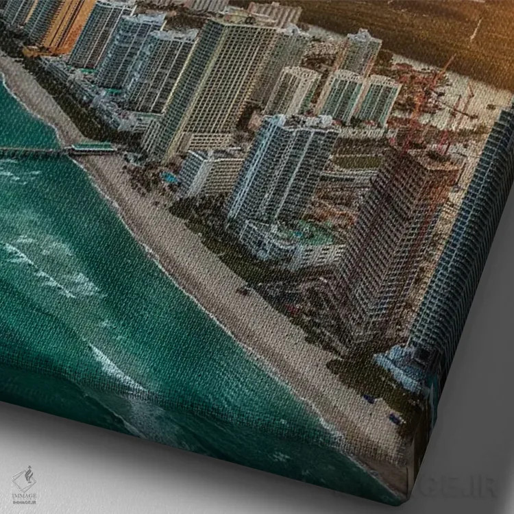 تابلو مصیبت ساحل میامی اثر برنت شاونور - نمای نزدیک بافت بوم