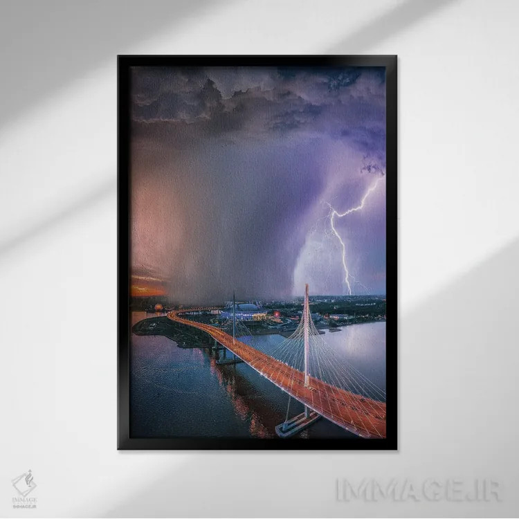 تابلو صاعقه در سن پترزبورگ اثر برنت شاونور - نمای قابدار مشکی