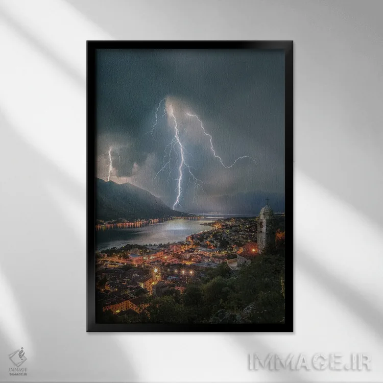 تابلو خلیج دروغها اثر برنت شاونور - نمای قابدار مشکی