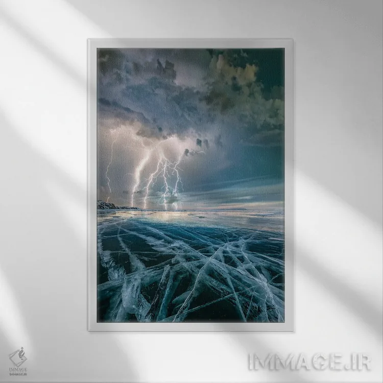تابلو صاعقه یخی اثر برنت شاونور - نمای قابدار سفید