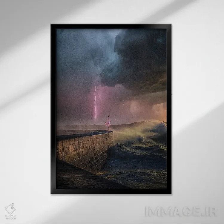 تابلو امواج لاتام (مکان) اثر برنت شاونور - نمای قابدار مشکی