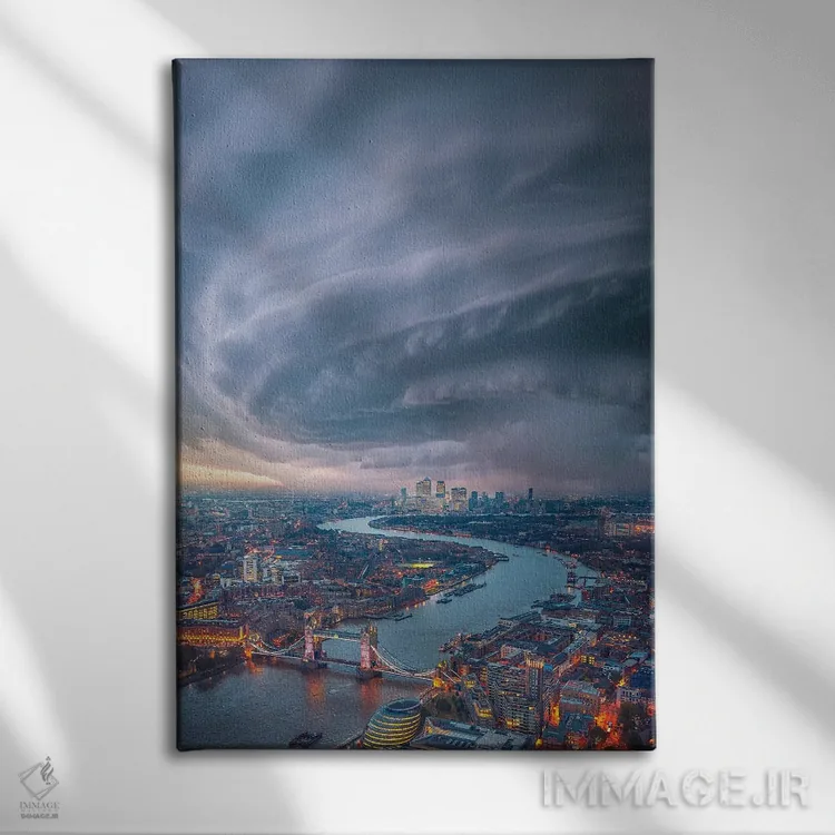 تابلو گردباد لندن اثر برنت شاونور - نمای روبهرو روی دیوار