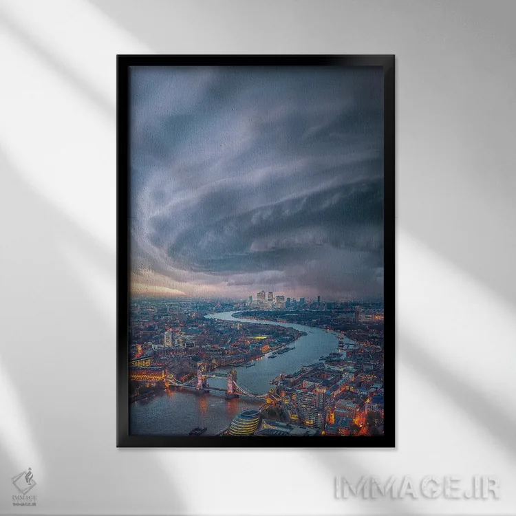 تابلو گردباد لندن اثر برنت شاونور - نمای قابدار مشکی