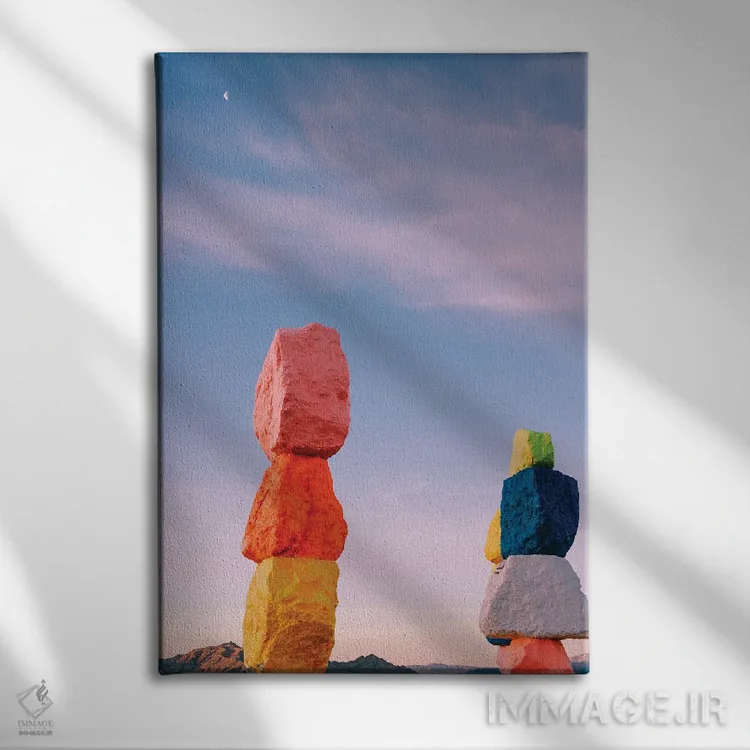 تابلو ماه هفت کوه جادویی دو اثر بثانی یانگ - نمای روبهرو روی دیوار