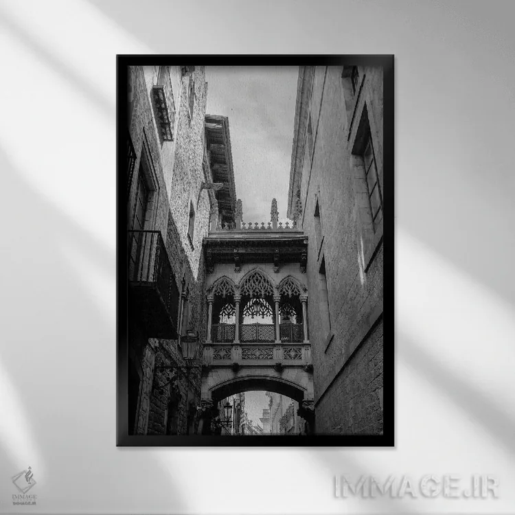 تابلو منطقهٔ گوتیک بارسلونا اثر بثانی یانگ - نمای قابدار مشکی