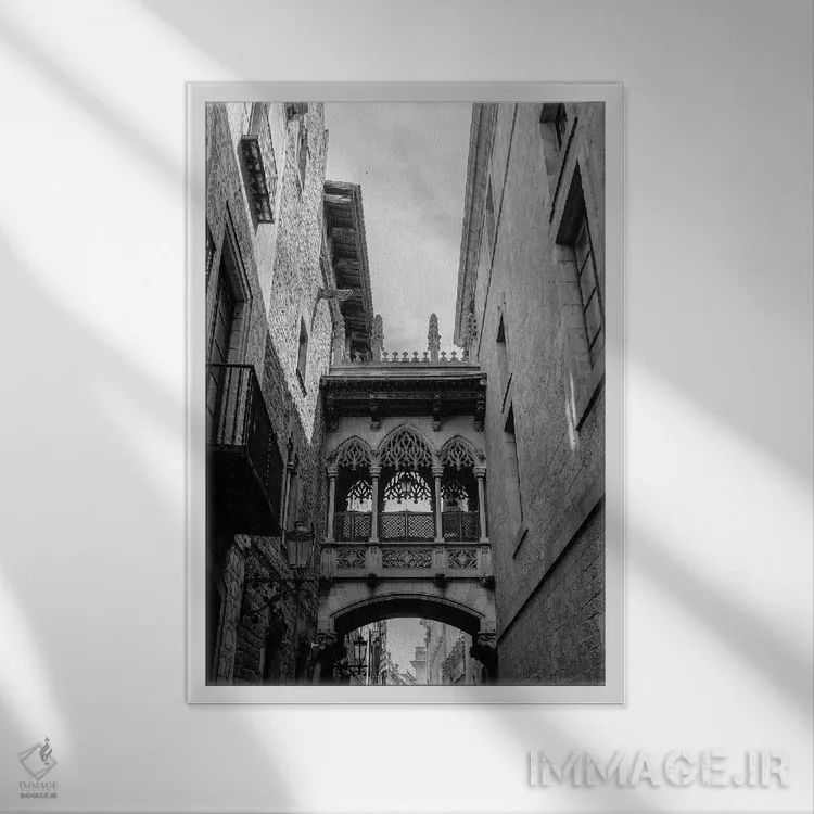 تابلو منطقهٔ گوتیک بارسلونا اثر بثانی یانگ - نمای قابدار سفید