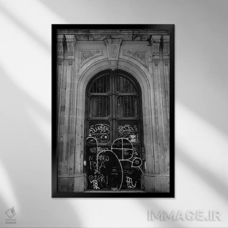 تابلو درهای بارسلونا دو اثر بثانی یانگ - نمای قابدار مشکی