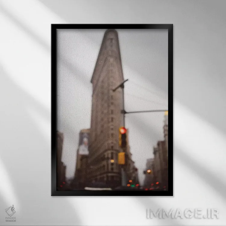 تابلو نیویورک بارانی دو اثر بثانی یانگ - نمای قابدار مشکی