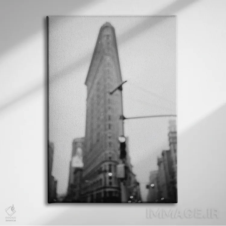 تابلو نیویورک بارانی سه اثر بثانی یانگ - نمای روبهرو روی دیوار