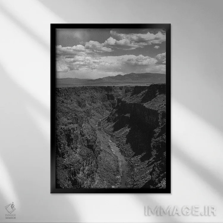 تابلو دره ریو گراند ۴ اثر بثانی یانگ - نمای قابدار مشکی