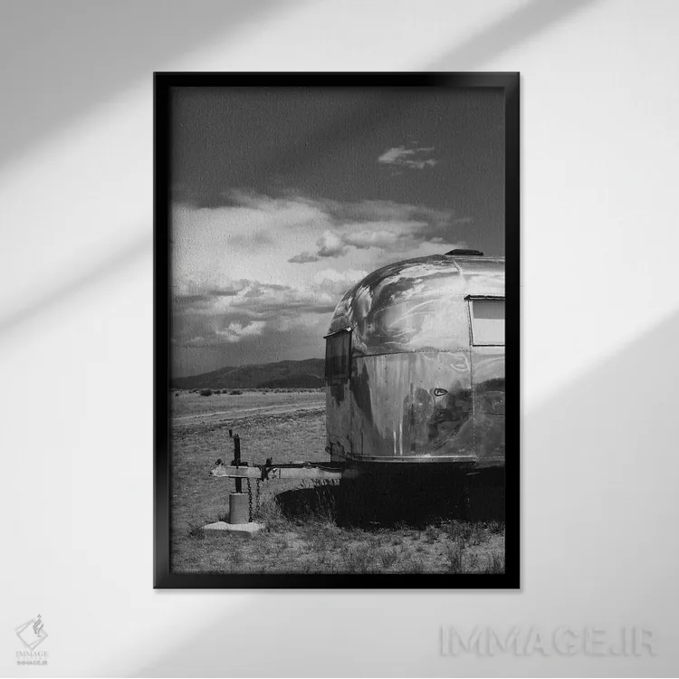 تابلو تریلر ایرستریم نیومکزیکو ۵ اثر بثانی یانگ - نمای قابدار مشکی