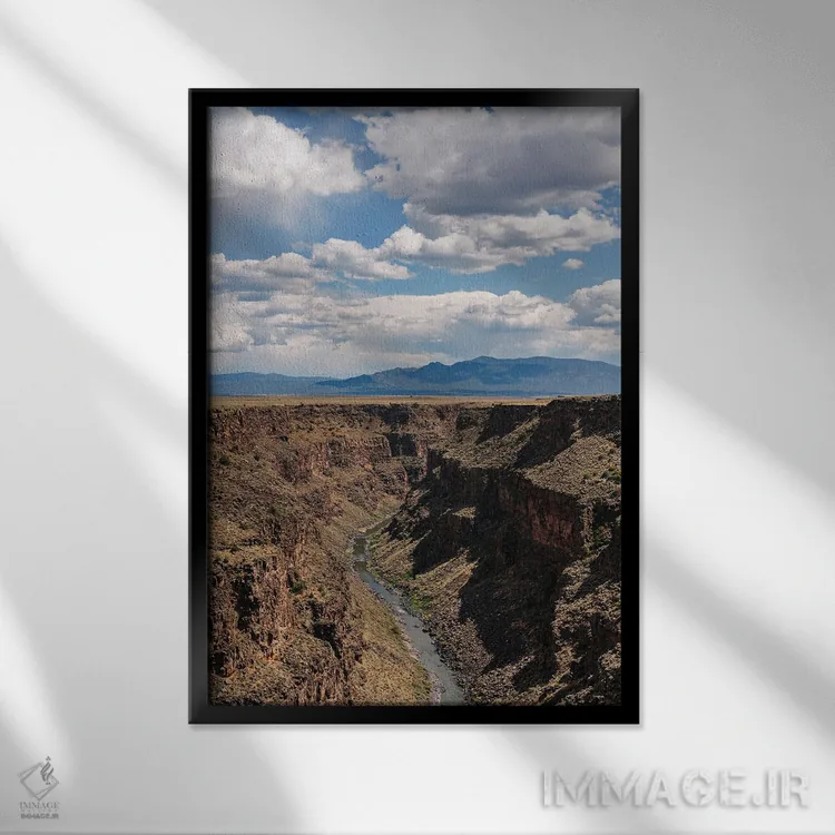 تابلو دره ریو گراند ۵ اثر بثانی یانگ - نمای قابدار مشکی