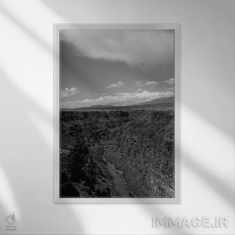 تابلو دره ریو گراند ۷ اثر بثانی یانگ - نمای قابدار سفید