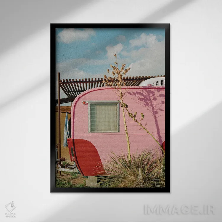 تابلو اِل کُسمیکو مارفا ۲ (هتل معروف در تگزاس) اثر بثانی یانگ - نمای قابدار مشکی