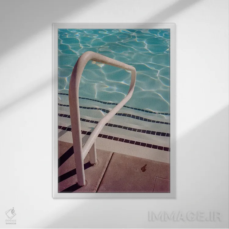 تابلو روز استخر پالم اسپرینگز اثر بثانی یانگ - نمای قابدار سفید