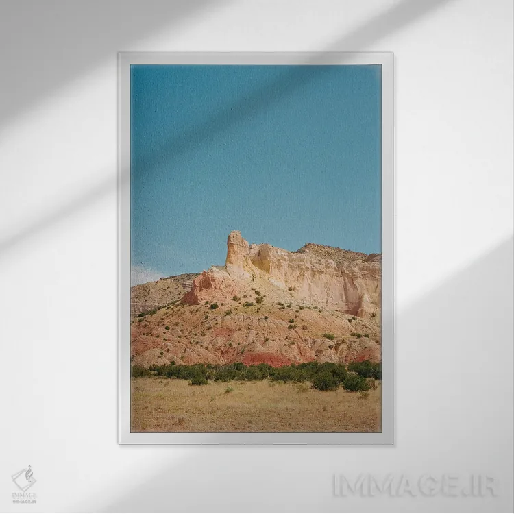 تابلو مزرعه اشباح ۴ اثر بثانی یانگ - نمای قابدار سفید